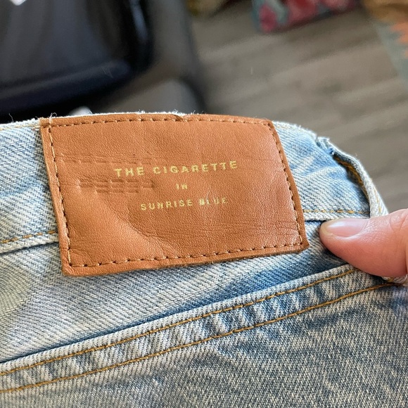 Zara|Women’s distressed light wash jeans in high rise, size 12,Closet staple🫶🏻 - Picture 7 of 11